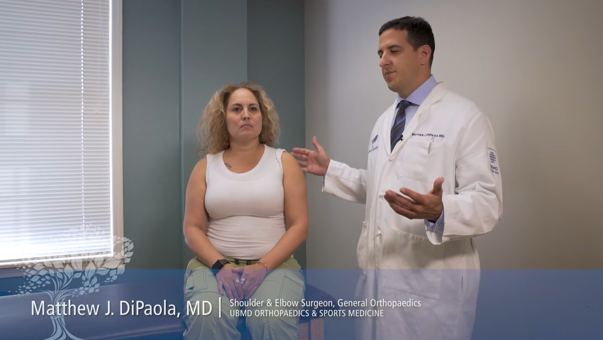 How Orthopedic Surgeons Perform a Shoulder Physical Exam [VIDEO]