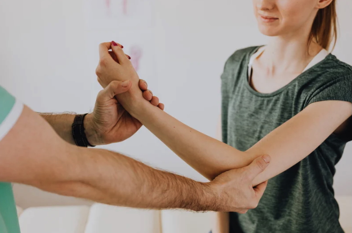 Elbow Dislocation surgeon near me With offices in Williamsville, Orchard Park, and Niagara Falls